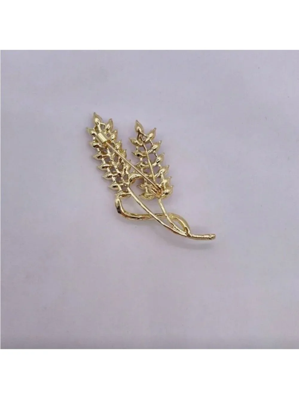 Lavender Brooch Q647